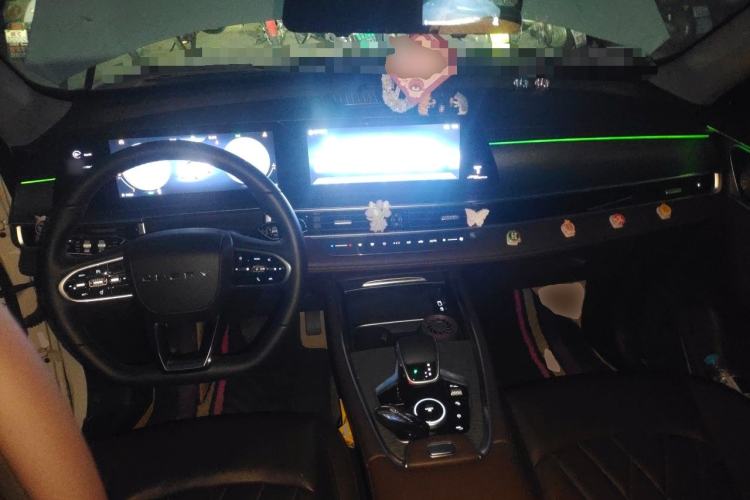 Used Chery Tiggo 8 PLUS 2024 Champion Edition 290TGDI DCT Deluxe Version 5-Seater Center Console