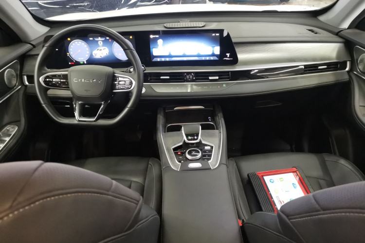 Used Chery Tiggo 8 PLUS 2024 Champion Edition 290TGDI DCT Hao Yue Version 5 Seats Center Console