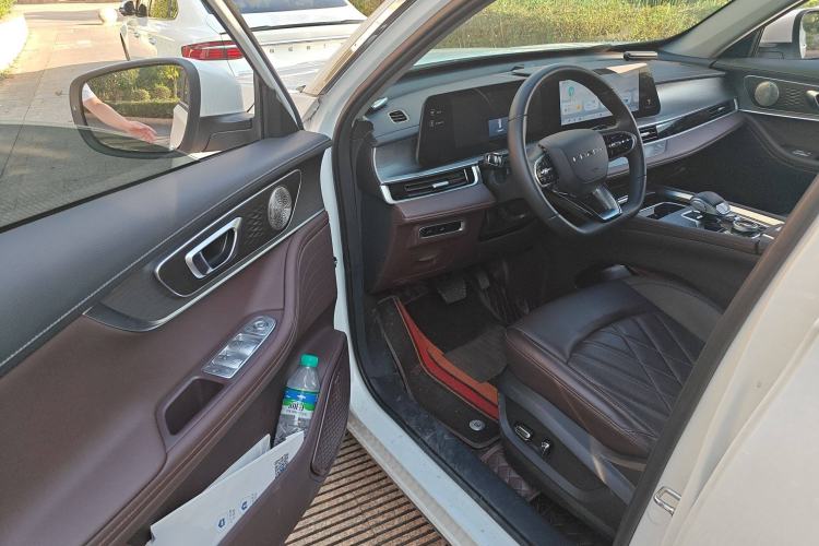 Used Chery Tiggo 8 PLUS 2024 Champion Edition 290TGDI DCT Deluxe Version 5-Seater Driver Seat