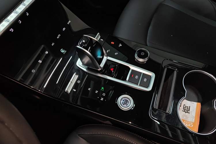 Used Chery Tiggo 8 PLUS 2024 Champion Edition 290TGDI DCT Passionate Version 5-Seater Gear Lever