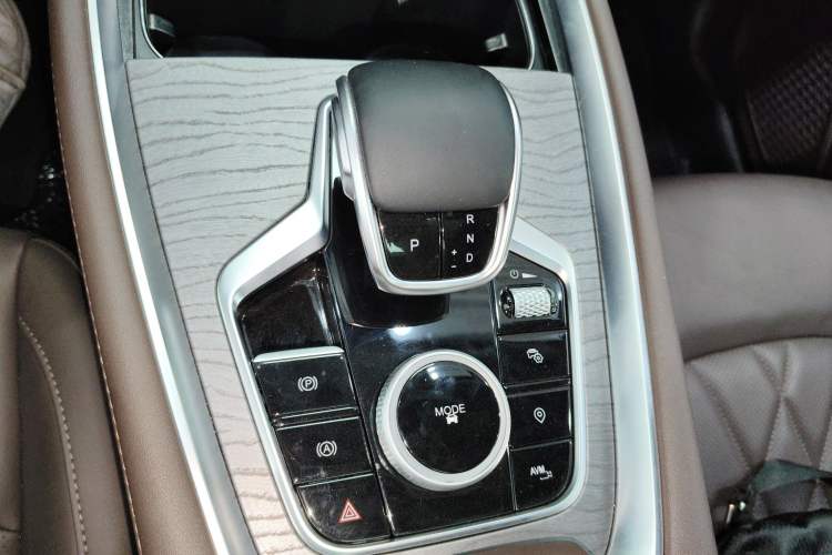 Used Chery Tiggo 8 PLUS 2024 Champion Edition 390TGDI DCT Bold Version 7-Seater Gear Lever