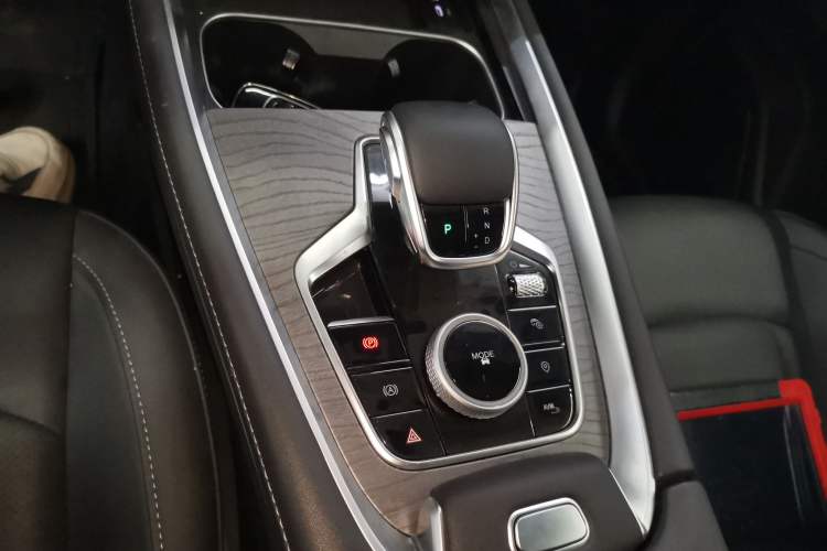 Used Chery Tiggo 8 PLUS 2024 Champion Edition 290TGDI DCT Hao Yue Version 5 Seats Gear Lever