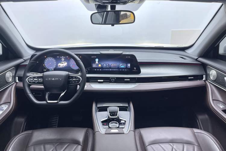 Used Chery Tiggo 8 PLUS 2024 Champion Edition 290TGDI DCT Deluxe Version 5-Seater Interior 1