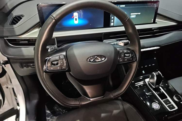Used Chery Tiggo 8 PLUS 2024 Champion Edition 290TGDI DCT Passionate Version 7 Seats Interior 3