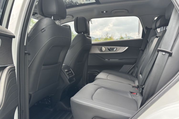 Used Chery Tiggo 8 PLUS 2024 Champion Edition 290TGDI DCT Hao Yue Version 5 Seats Interior 5
