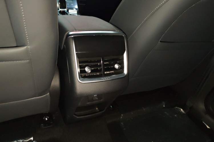 Used Chery Tiggo 8 PLUS 2024 Champion Edition 290TGDI DCT Passionate Version 7 Seats Interior 8
