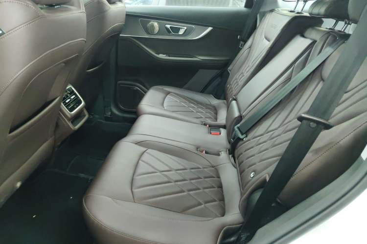 Used Chery Tiggo 8 PLUS 2024 Champion Edition 390TGDI DCT Bold Version 7-Seater Left Rear Seat