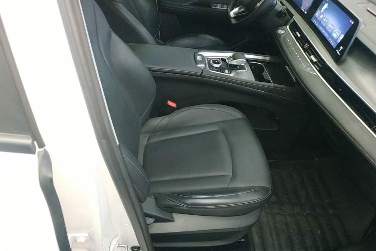 Used Chery Tiggo 8 PLUS 2024 Champion Edition 290TGDI DCT Hao Yue Version 5 Seats Right Front Seat
