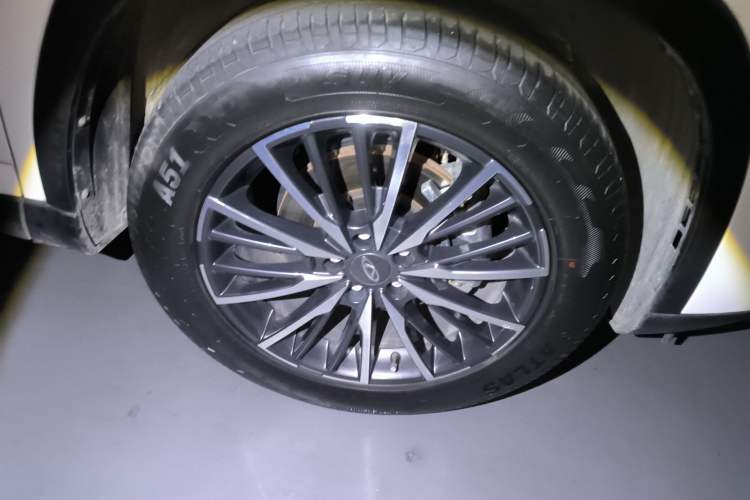 Used Chery Tiggo 8 PLUS 2024 Champion Edition 290TGDI DCT Hao Yue Version 5 Seats Right Front Wheel Hub