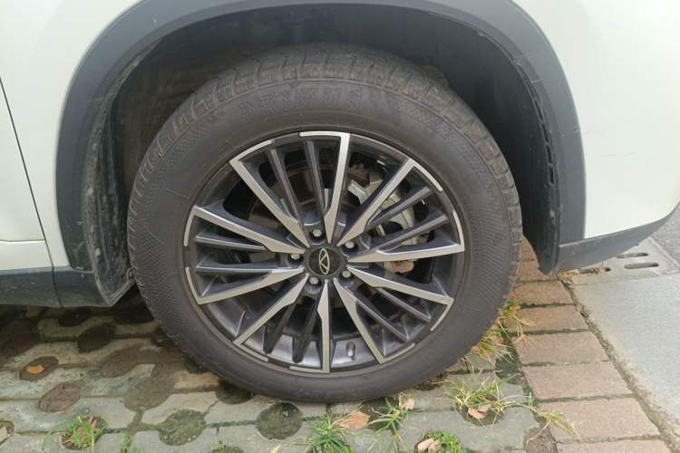 Used Chery Tiggo 8 PLUS 2024 Champion Edition 290TGDI DCT Passionate Version 5-Seater Right Front Wheel Hub