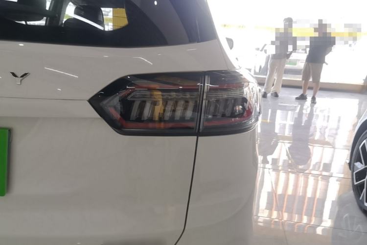 Used Chery Tiggo 8 PLUS 2024 Champion Edition 290TGDI DCT Deluxe Version 5-Seater Right Rear Taillight