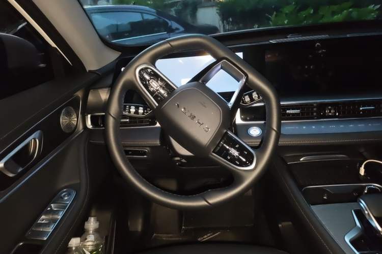 Used Chery Tiggo 8 PLUS 2024 Champion Edition 290TGDI DCT Hao Yue Version 5 Seats Steering Wheel
