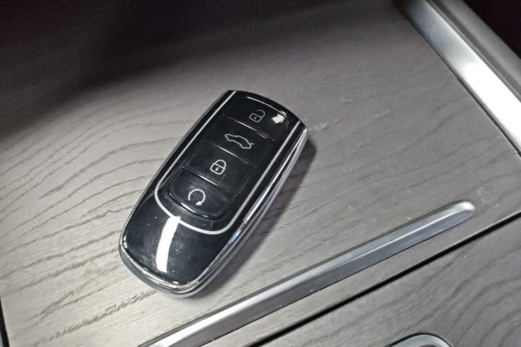 Used Chery Tiggo 8 PLUS 2024 Champion Edition 290TGDI DCT Hao Yue Version 5 Seats Vehicle Key
