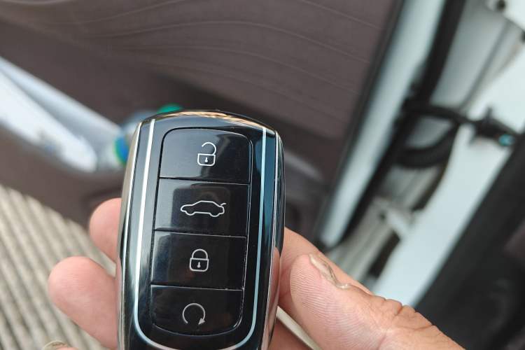 Used Chery Tiggo 8 PLUS 2024 Champion Edition 290TGDI DCT Deluxe Version 5-Seater Vehicle Key