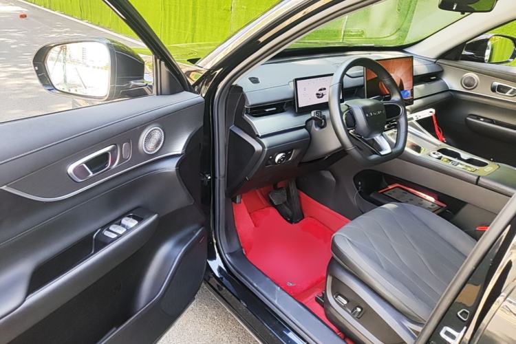 Used Chery Tiggo 8 PLUS 2025 290TGDI DCT Luxury 5-Seater Driver Seat