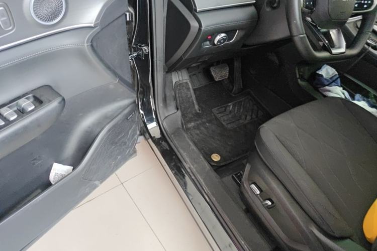 Used Chery Tiggo 8 PLUS 2025 Model 290TGDI DCT Chufeng Edition—5 Seaters Driver Seat