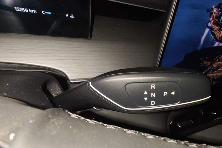 Used Chery Tiggo 8 PLUS 2025 290TGDI DCT Luxury 5-Seater Gear Lever