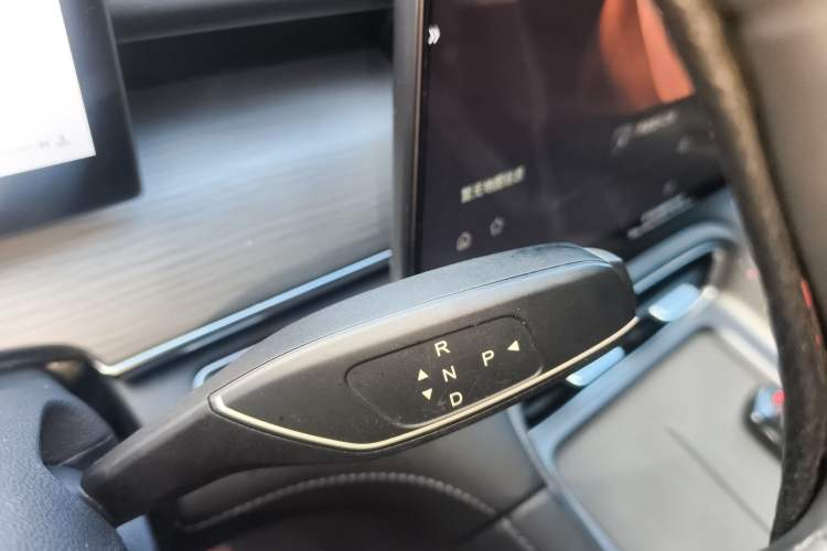 Used Chery Tiggo 8 PLUS 2025 290TGDI DCT Luxury 5-Seater Gear Lever