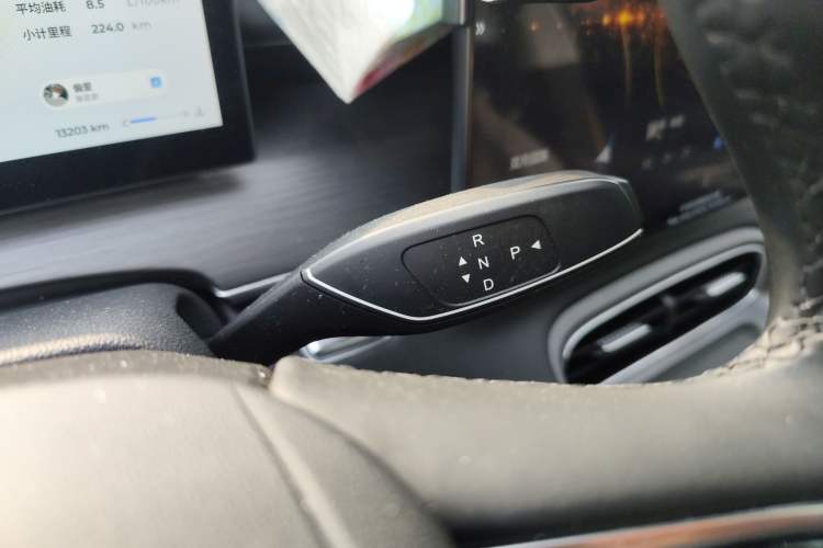 Used Chery Tiggo 8 PLUS 2025 290TGDI DCT Luxury 5-Seater Gear Lever