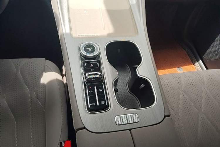 Used Chery Tiggo 8 PLUS 2025 390TGDI Automatic Ring Tower Champion Edition 5 Seats Gear Lever