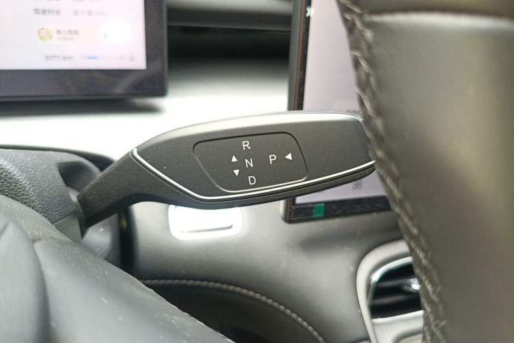 Used Chery Tiggo 8 PLUS 2025 290TGDI DCT Luxury 5-Seater Gear Lever