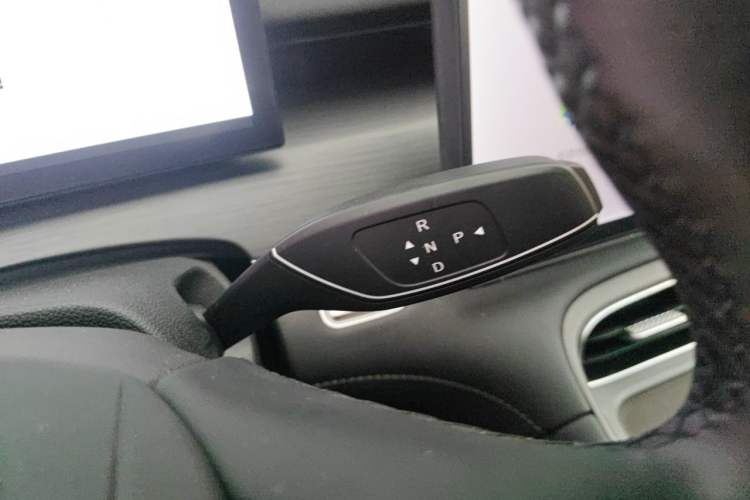 Used Chery Tiggo 8 PLUS 2025 Model 290TGDI DCT Chufeng Edition—5 Seaters Gear Lever
