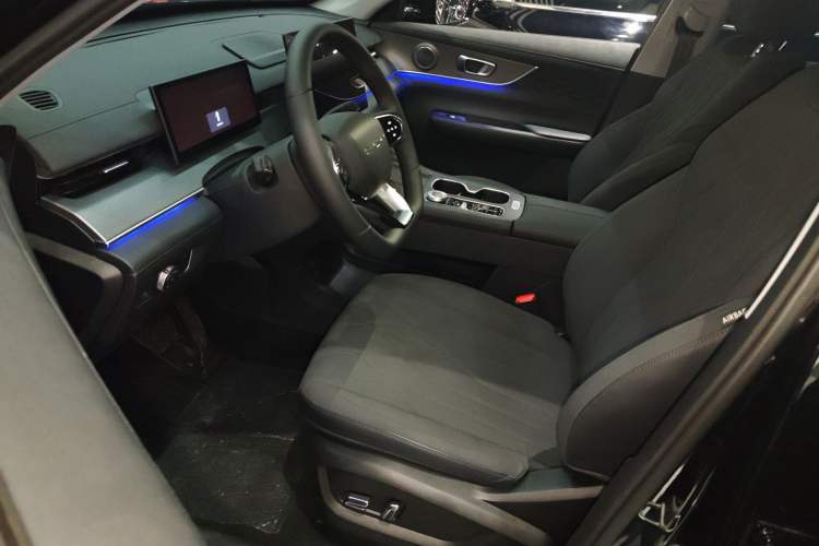 Used Chery Tiggo 8 PLUS 2025 290TGDI DCT Luxury 5-Seater Interior 1