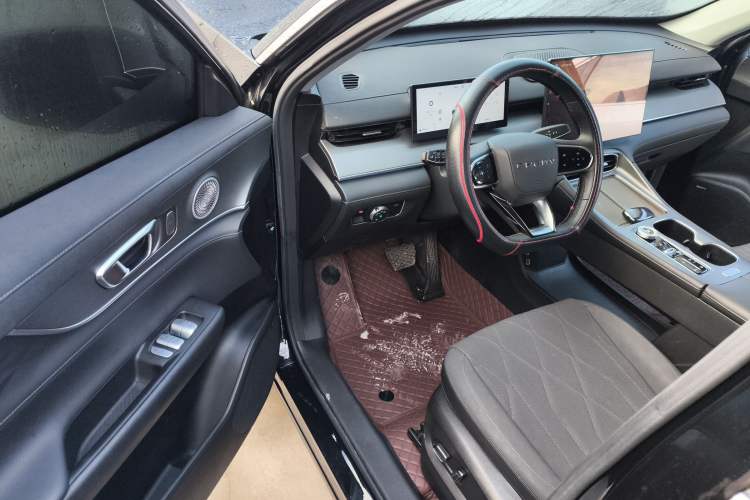 Used Chery Tiggo 8 PLUS 2025 290TGDI DCT Luxury 5-Seater Interior 3