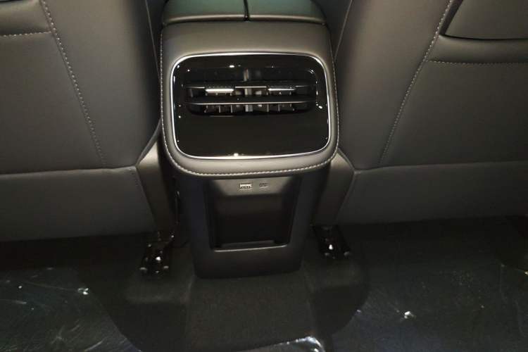 Used Chery Tiggo 8 PLUS 2025 290TGDI DCT Luxury 5-Seater Interior 6