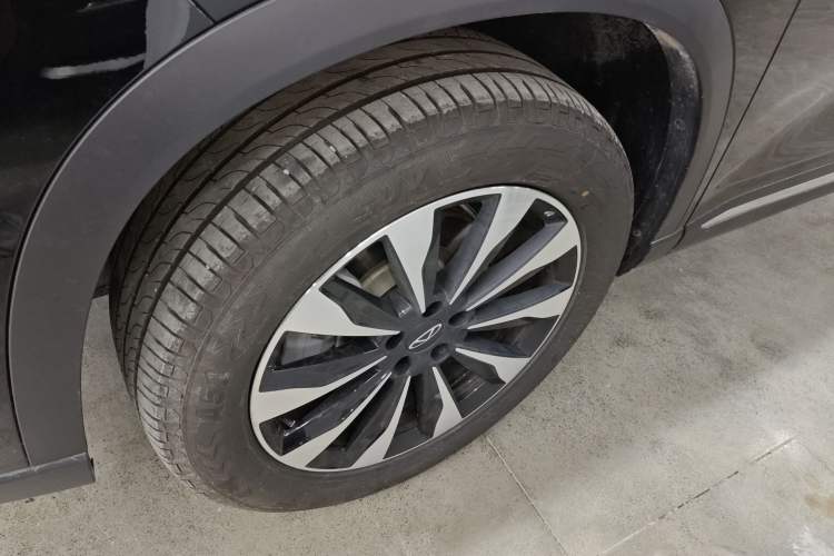 Used Chery Tiggo 8 PLUS 2025 290TGDI DCT Luxury 5-Seater Left Front Wheel Hub