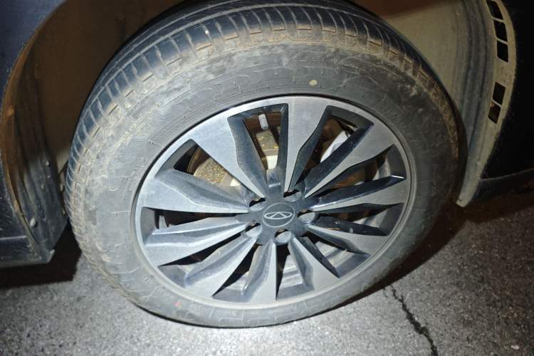 Used Chery Tiggo 8 PLUS 2025 290TGDI DCT Luxury 5-Seater Right Front Wheel Hub
