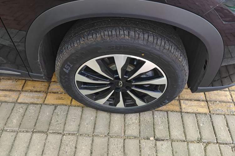 Used Chery Tiggo 8 PLUS 2025 290TGDI DCT Prestige 7-Seater Right Front Wheel Hub