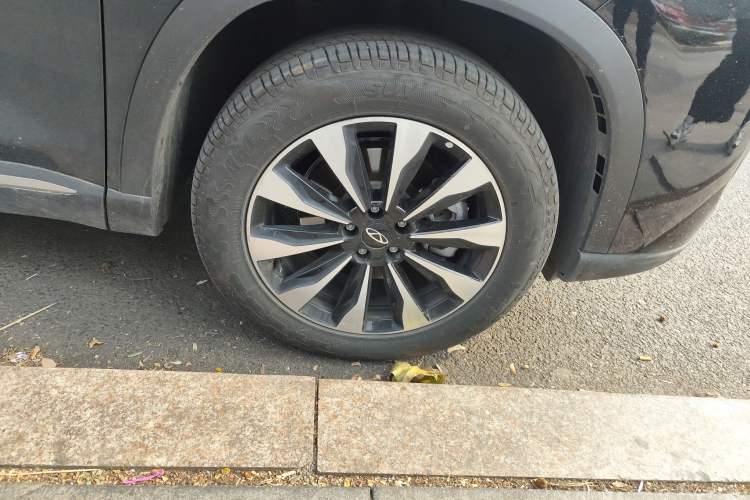 Used Chery Tiggo 8 PLUS 2025 290TGDI DCT Luxury 5-Seater Right Front Wheel Hub