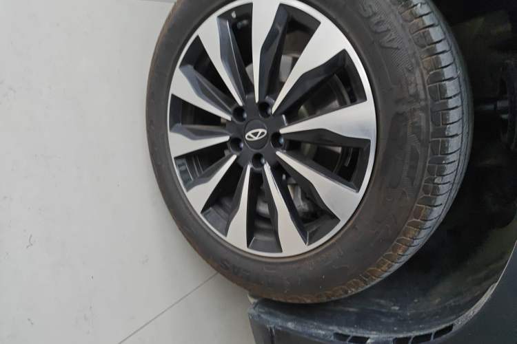 Used Chery Tiggo 8 PLUS 2025 Model 290TGDI DCT Chufeng Edition—5 Seaters Right Front Wheel Hub