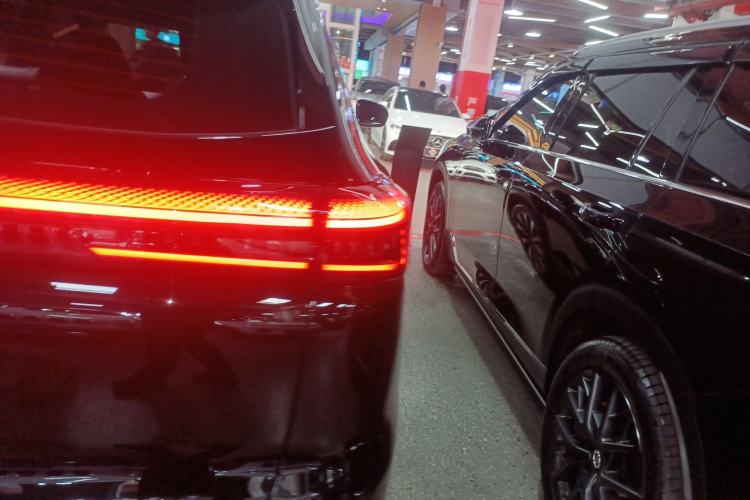 Used Chery Tiggo 8 PLUS 2025 290TGDI DCT Luxury 5-Seater Right Rear Taillight