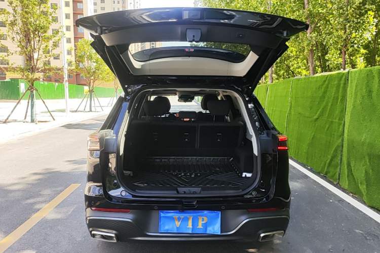 Used Chery Tiggo 8 PLUS 2025 290TGDI DCT Luxury 5-Seater Trunk