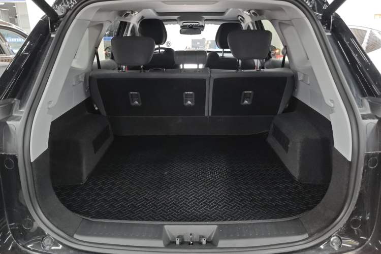 Used Chery Tiggo 8 PLUS 2025 290TGDI DCT Luxury 5-Seater Trunk