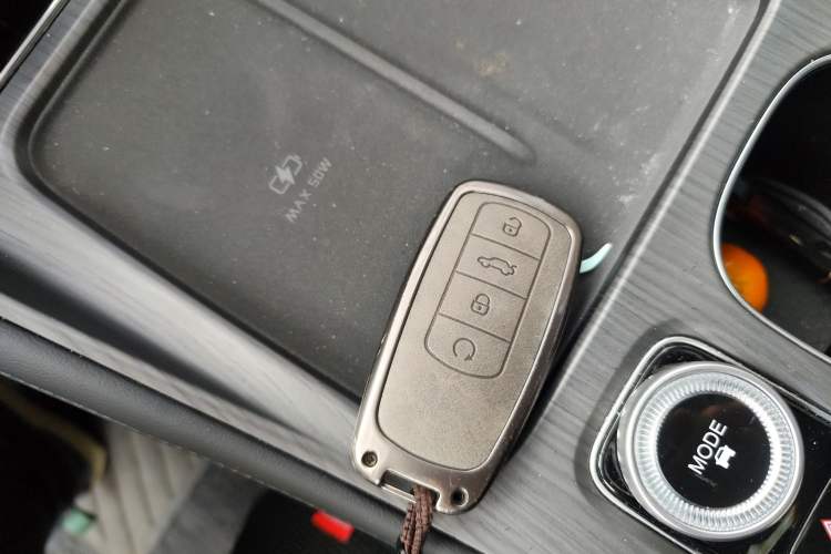 Used Chery Tiggo 8 PLUS 2025 290TGDI DCT Luxury 5-Seater Vehicle Key