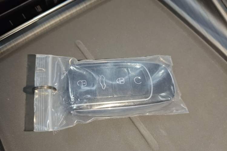 Used Chery Tiggo 8 PLUS 2025 290TGDI DCT Luxury 5-Seater Vehicle Key
