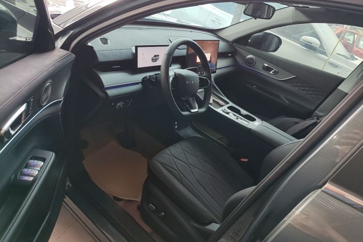 Used Chery Tiggo 8 PLUS 2025 290TGDI DCT Luxury 7-Seater Driver Seat