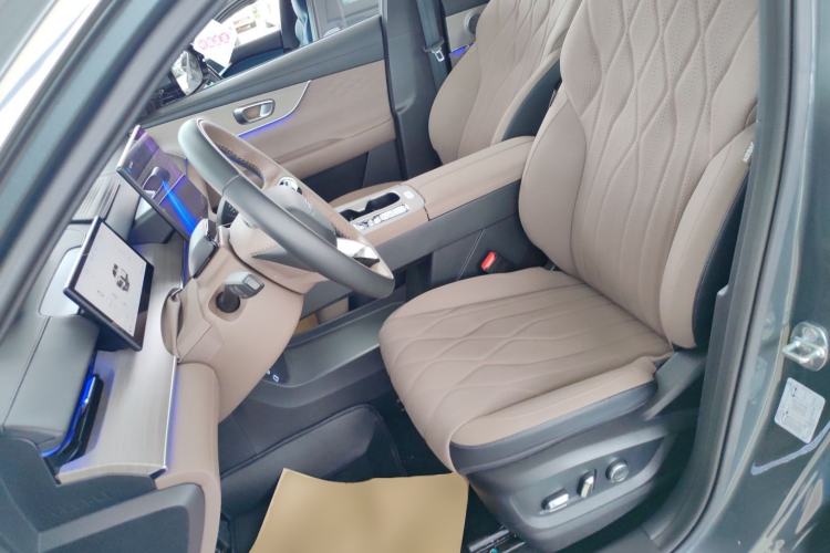 Used Chery Tiggo 8 PLUS 2025 290TGDI DCT Prestige 5-Seater Left Front Seat