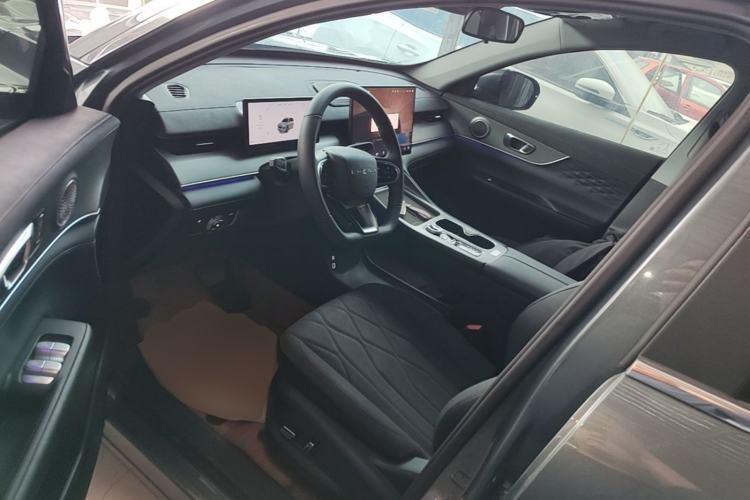 Used Chery Tiggo 8 PLUS 2025 290TGDI DCT Luxury 7-Seater Left Front Seat