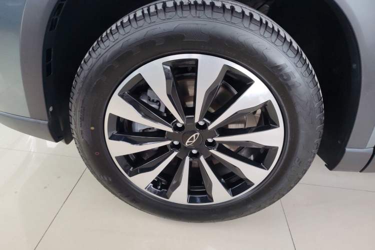 Used Chery Tiggo 8 PLUS 2025 290TGDI DCT Prestige 5-Seater Left Front Wheel Hub