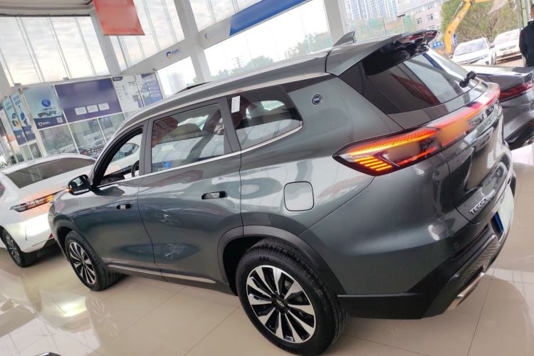 Used Chery Tiggo 8 PLUS 2025 290TGDI DCT Prestige 5-Seater Left Side