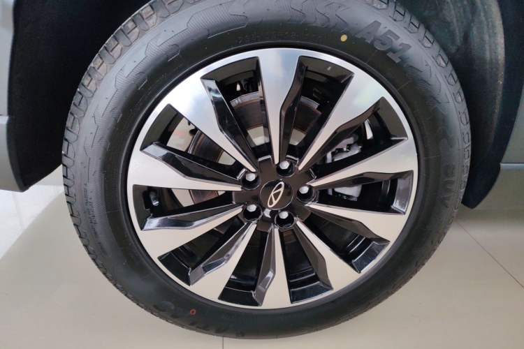 Used Chery Tiggo 8 PLUS 2025 290TGDI DCT Prestige 5-Seater Right Rear Wheel Hub