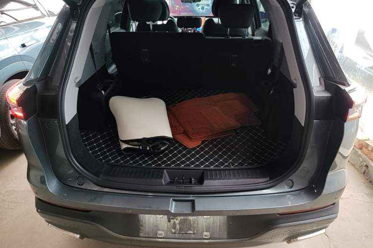 Used Chery Tiggo 8 PLUS 2025 290TGDI DCT Luxury 7-Seater Trunk