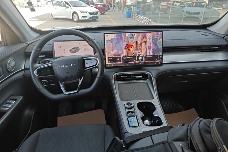 Used Chery Tiggo 8 PLUS 2025 290TGDI DCT Luxury 5-Seater Center Console