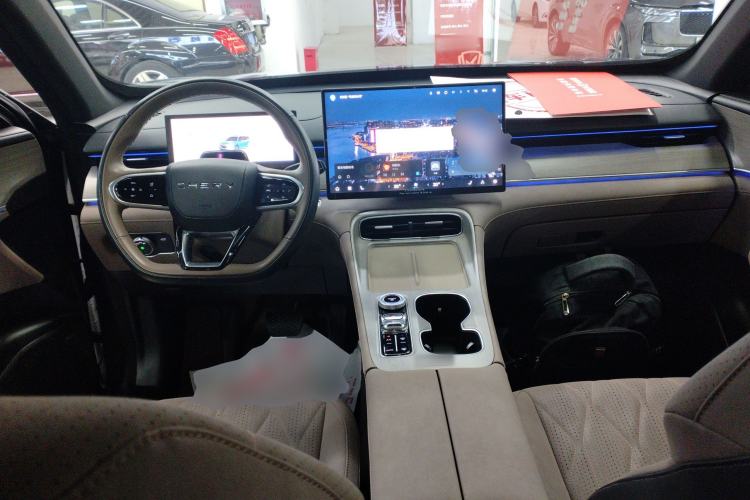 Used Chery Tiggo 8 PLUS 2025 290TGDI DCT Prestige 5-Seater Center Console