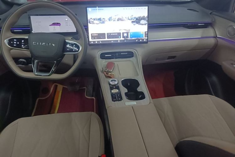 Used Chery Tiggo 8 PLUS 2025 Model 290TGDI DCT Chengshi Edition Center Console