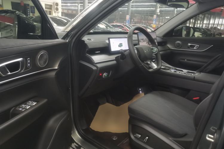 Used Chery Tiggo 8 PLUS 2025 Model 290TGDI DCT Chufeng Edition—5 Seaters Driver Seat